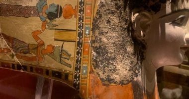 "قناع مومياء" قطعة أثرية بمتحف آثار الغردقة توضح عظمة الفن المصري القديم.. صور