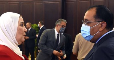 رئيس الوزراء: تزايد إصابات كورونا تؤكد أهمية الالتزام بالاشتراطات الوقائية رئيس الوزراء: تزايد إصابات كورونا تؤكد أهمية الالتزام بالاشتراطات الوقائية