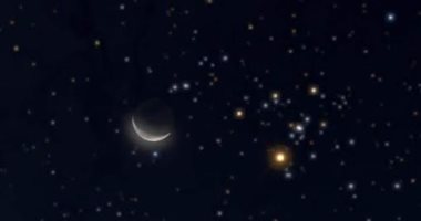 راقبوا السماء.. القمر يقترن بنجم الدبران فجر غد فى ظاهرة تشاهد بالعين المجردة