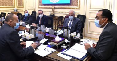رئيس الوزراء يُكلف بسرعة توفير مليار جنيه لاستكمال صرف تعويضات المحاور المرورية