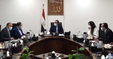 رئيس الوزراء يتابع تنفيذ توجيهات الرئيس بإجراء تطوير شامل للهيئات الاقتصادية العامة رئيس الوزراء يتابع تنفيذ توجيهات الرئيس بإجراء تطوير شامل للهيئات الاقتصادية العامة