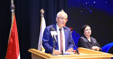 "التعليم تكرم الطلاب الفائزين فى مسابقة "تحدى القراءة العربى".. صور "التعليم تكرم الطلاب الفائزين فى مسابقة "تحدى القراءة العربى".. صور