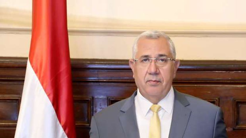 السيد القصير وزير الزراعة