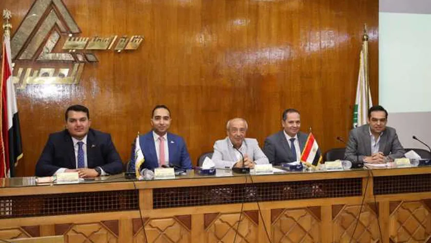 جانب من اجتماع للجنة علوم الفضاء بنقابة المهندسين