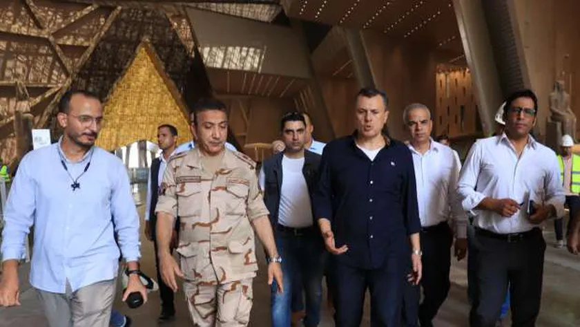  وزير السياحة والآثار يتفقد المتحف المصري الكبير