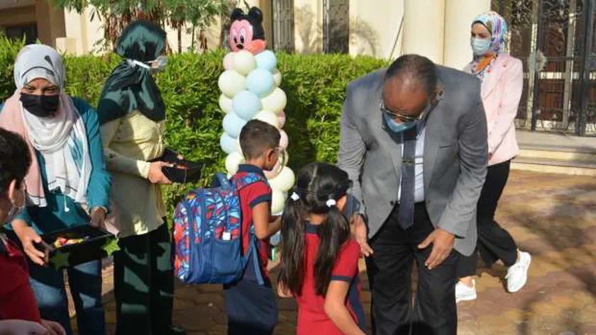 طلاب بالزي المدرسي -  أرشيفية