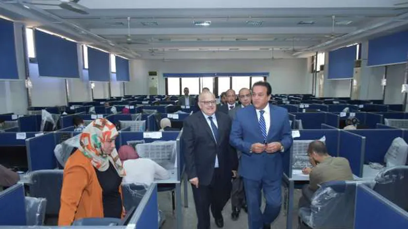 جولة وزير الصحة ورئيس جامعة القاهرة