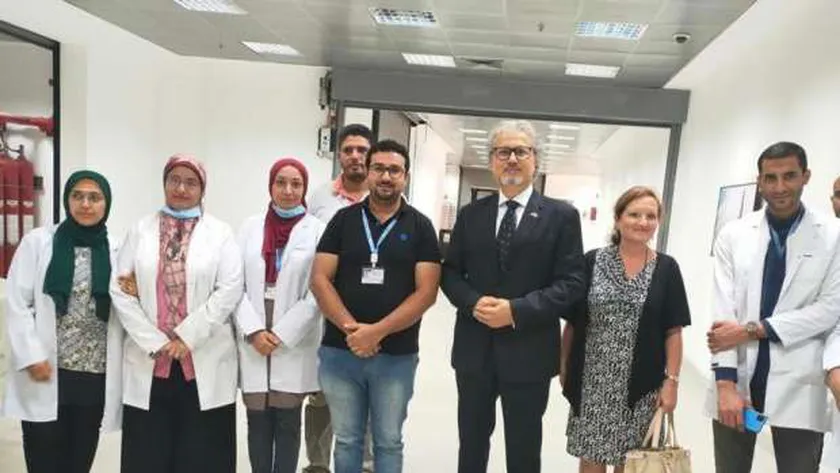 « غنيم» يستقبل السفير الصربي والوفد المرافق له