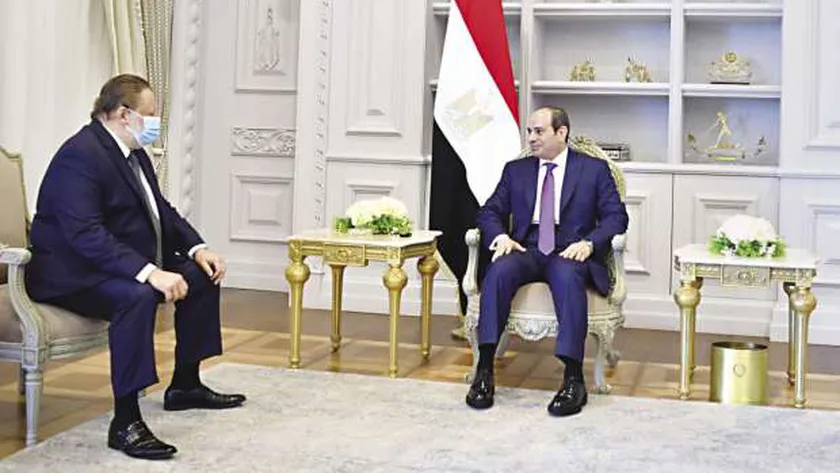 الرئيس عبدالفتاح السيسي خلال لقائه حسن عبدالله القائم بأعمال محافظ البنك المركزي