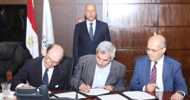 "النقل" توقع عقد تصنيع 7 قطارات نوم فاخرة مع شركة "تالجو" الإسبانية.. صور