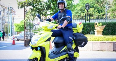 القائم بأعمال وزير الصحة يعلن بدء عمل الأسكوتر الكهربائى الإسعافى.. صور