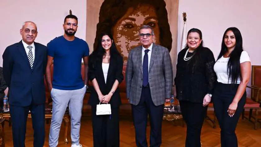 بالصور.. جامعة مصر للعلوم والتكنولوجيا تنظم حفلاً ضخماً لتخريج دفعة جديدة من كلية "الآثار"