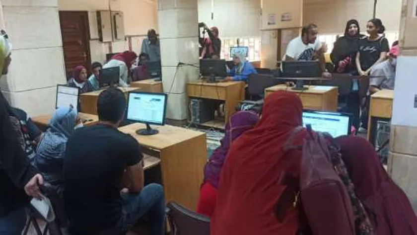 الطلاب يسجلون رغباتهم - صورة تعبيرية