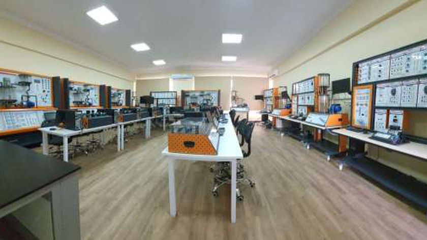 تجهيزات الجامعات التكنولوجية - أرشيفية