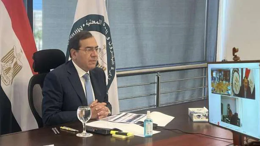 المهندس طارق الملا خلال الاجتماع