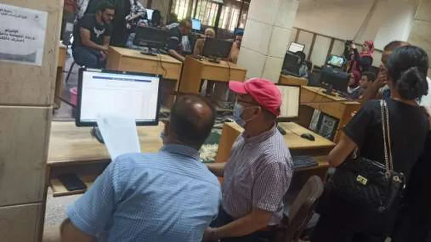 طلاب يسجلون رغباتهم - صورة تعبيرية