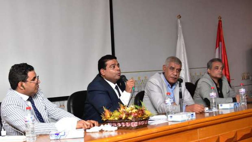 انعقاد اللجنة الطبية العليا لفرع هيئة الرعاية الصحية في الأقصر