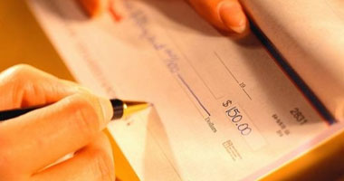 إنفوجراف.." لو بتتعامل بالشيكات".. خطوات هامة لحماية "الشيك" من التزوير