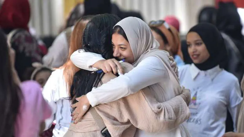 طالبات الثانوية العامة عقب خروجهن من الامتحانات - صورة أرشيفية