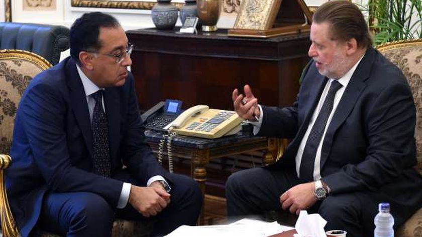 رئيس الوزراء يستعرض مع حسن عبدالله محاور المؤتمر الاقتصادي