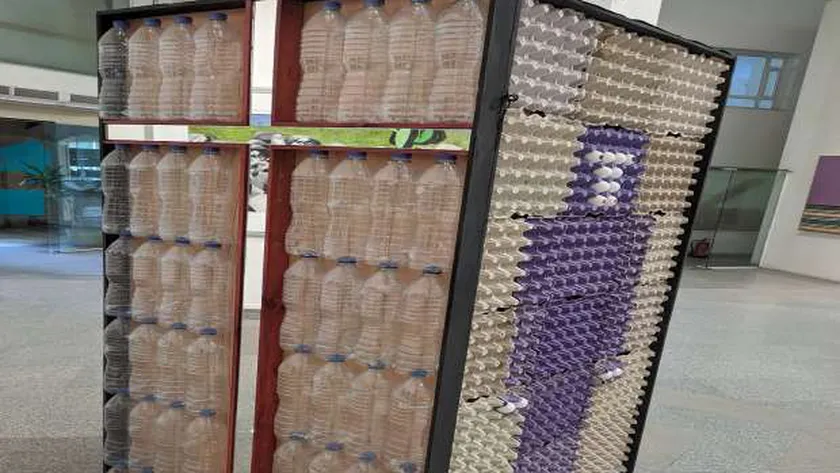 العمل الفني للفنان عصمت دوستاشي في المعرض العام الـ43