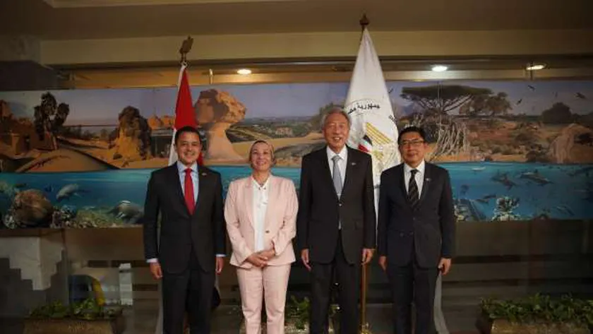 د. ياسمين فؤاد وزيره البيئة والمنسق الوزارى ومبعوث المؤتمر تبحث مع كبير وزراء سنغافورة التعاون المشترك لدعم استضافة مصر لمؤتمر المناخ COP27