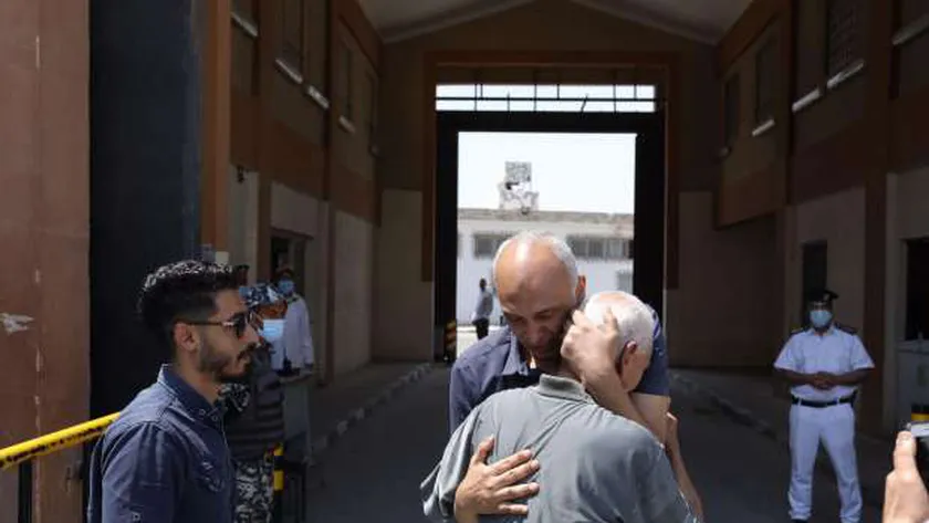 أحد المفرج عنهم من المحبوسين احتياطيا - أرشيفية