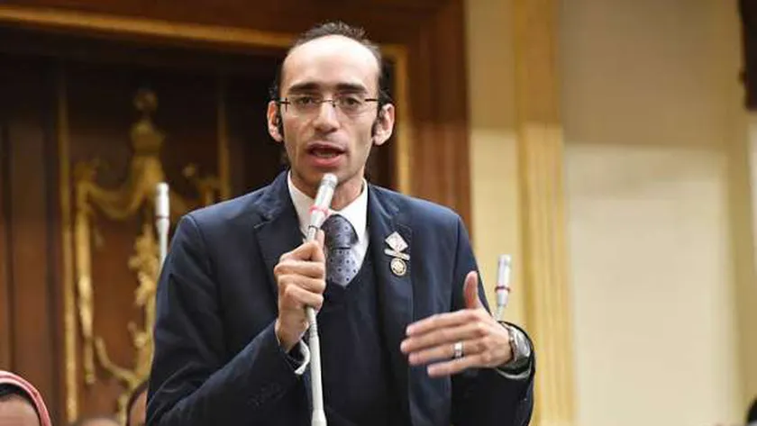 محمد عبد العزيز، عضو لجنة العفو الرئاسي