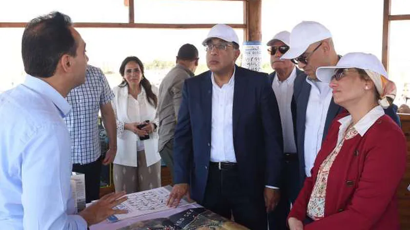 جانب من جولة رئيس الوزراء