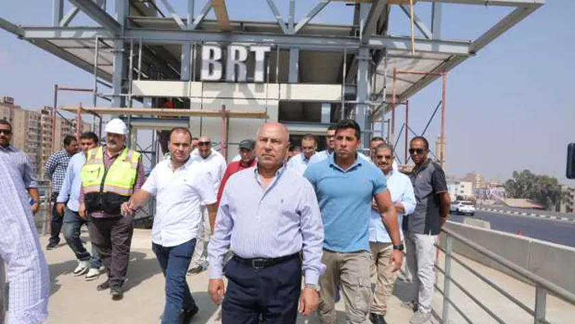 الفريق المهندس كامل الوزير وزير النقل يتفقد أعمال الطريق الدائري