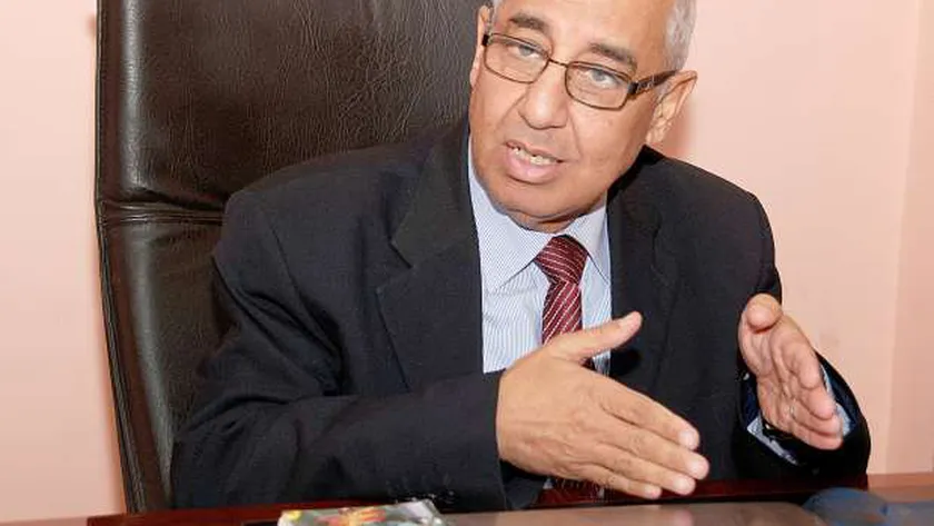 الدكتور علي عوف