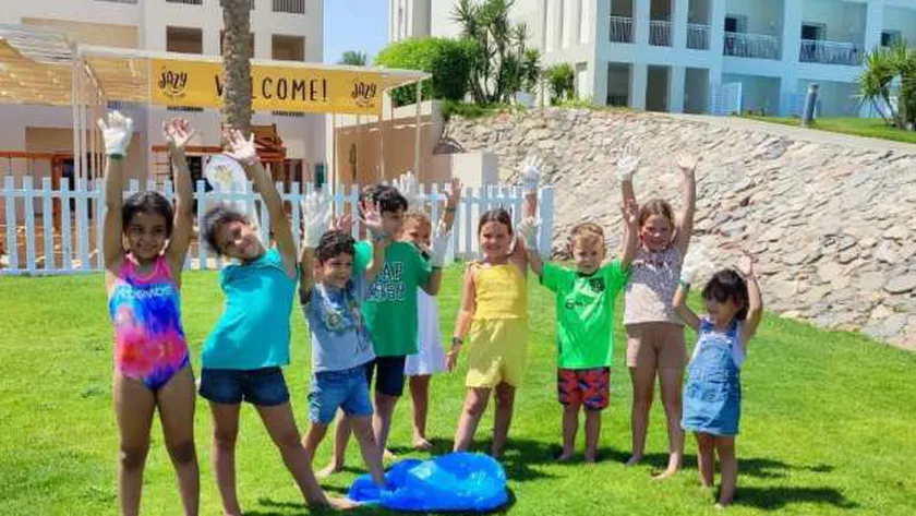 البيئة : تنظيم عدد من الاحتفالات بمدن شرم الشيخ الغردقة ومرسى علم احتفالا باليوم العالمى لتنظيف الشواطئ