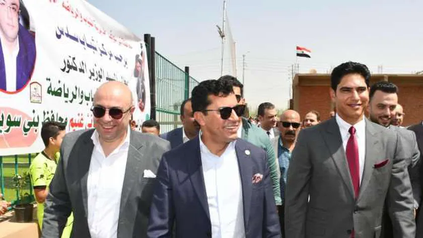 خلال جولته ببني سويف.. وزير الشباب والرياضة يفتتح 3 ملاعب خماسية بتكلفة 3 ملايين جنيه