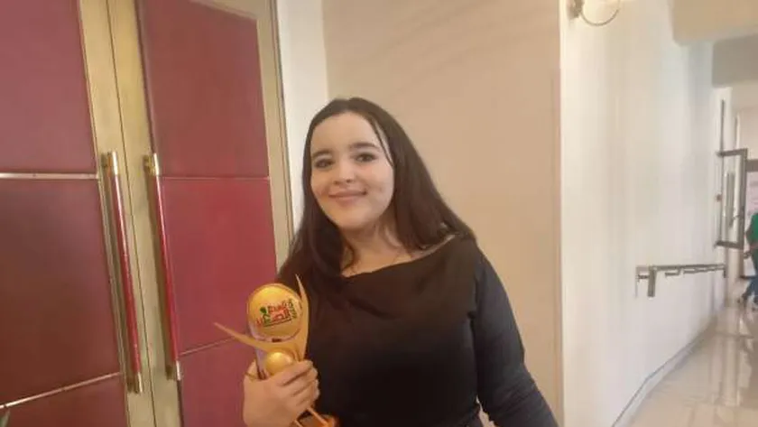 17785582961664032816 أشرقت أحمد سعد فائزة بجائزة المبدع الصغير في الغناء