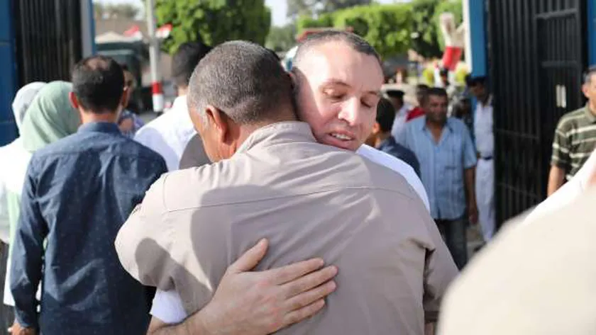 18375558811664203414 مجموعة من المفرج عنهم