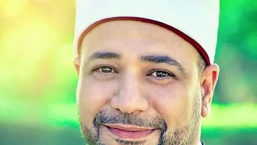 الدكتور أيمن أبو عمر