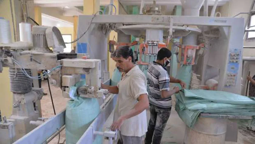 جانب من الأعمال في المطاحن- صورة أرشيفية