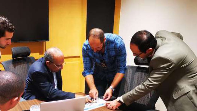 وزير قطاع الأعمال العام يتفقد مقر الوزارة في العاصمة الإدارية الجديدة