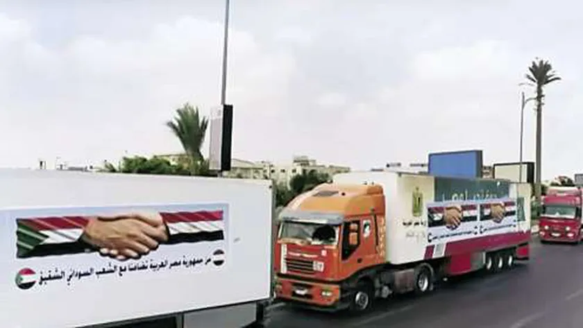 الجسر البري من الدعم المصرى في طريقه إلى السودان