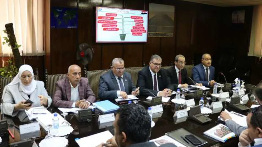 20026272741664105213 جانب من الإجتماع