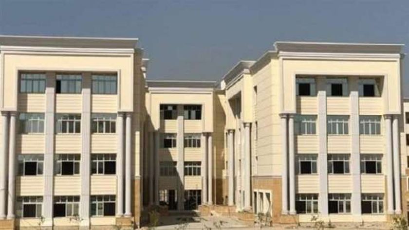 مبنى جامعة حلوان الأهلية