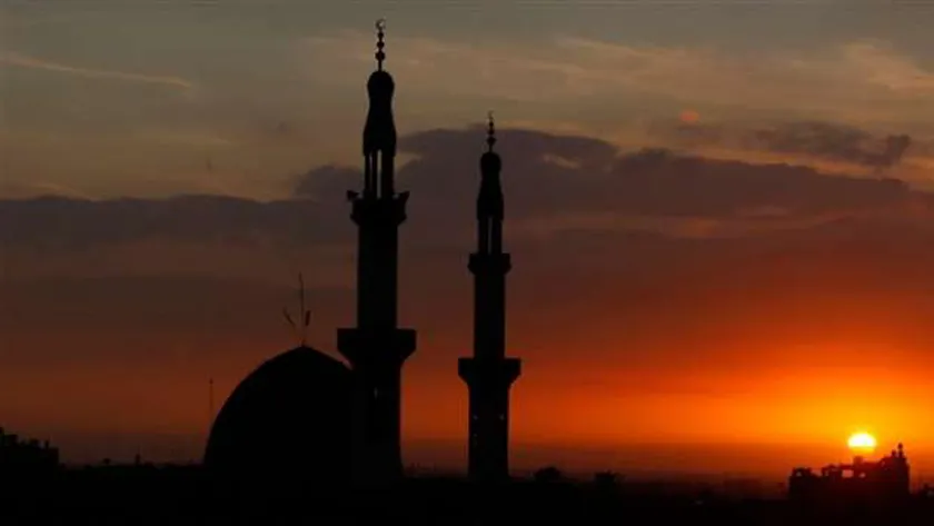 هل يجوز صلاة الفجر وقت شروق الشمس؟