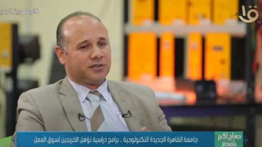 الدكتور علي حسن رئيس قسم الأطراف الصناعية والأجهزة التقويمية في جامعة القاهرة الجديدة التكنولوجية