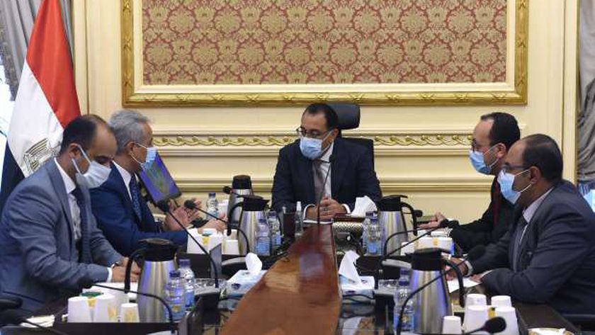 «مدبولي» يشدد على تطوير برامج التدريب خاصة لخريجي المدارس الفنية الصناعية