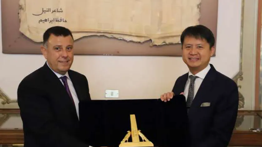 رئيس جامعة عين شمس و دارين تانغ المدير العام للمنظمة العالمية للملكية الفكرية