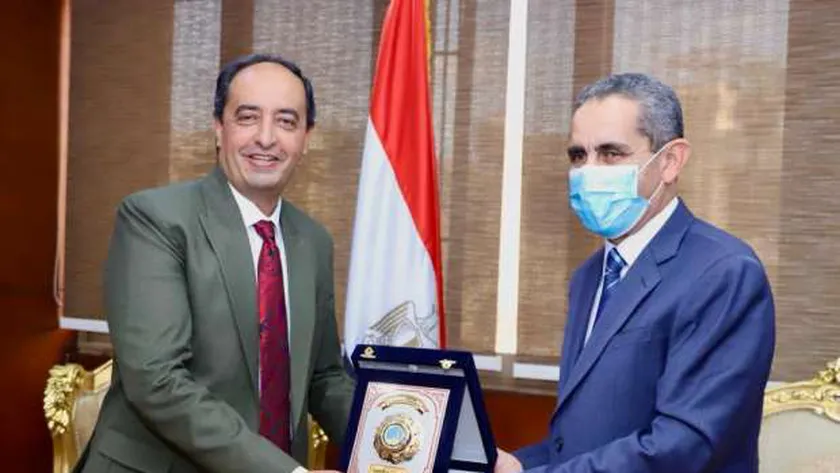 محافظ الغربية ومدير صندوق مكافحة الإدمان