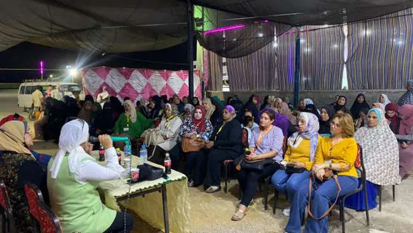 7775179851664032174 ندوة عن مخاطر الزواج المبكر