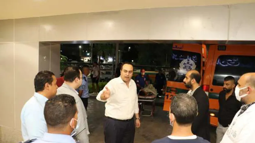 رئيس الرعاية الصحية يعفي مدير مجمع الإسماعيلية الطبي من منصبه في جولة ليلية