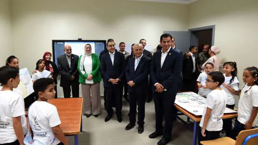 رئيس الوزراء يواصل جولته بمشروعات مجمع تحيا مصر