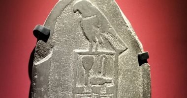 شاهد.. لوحة جنائزية للملك الفرعوني سمر خت آخر حكام الأسرة الأولى